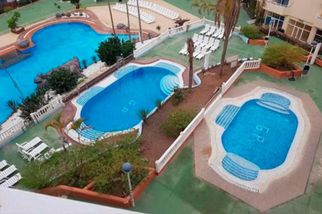 Tropical Green Park - Piscina - Parking - Edificio Corbeta San Miguel de Abona 0*,  Espanha